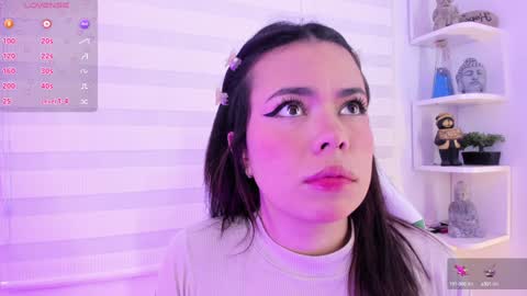 Snapshot of rosse_amyy chatting on 17, 1, 2025 online show from 17, 1, 2025