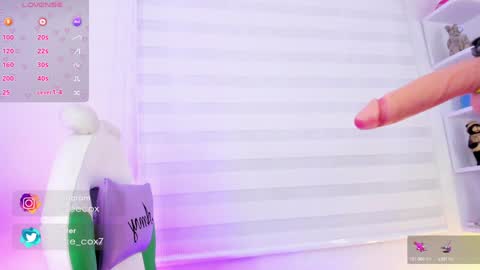 Snapshot of rosse_amyy chatting on 21, 1, 2025 online show from 21, 1, 2025