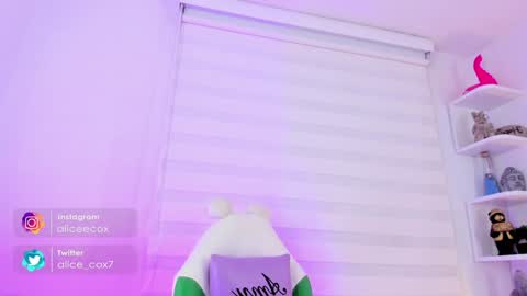 Snapshot of rosse_amyy chatting on 27, 1, 2025 online show from 27, 1, 2025