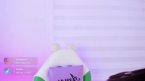 Snapshot of rosse_amyy chatting on 7, 2, 2025 online show from 7, 2, 2025