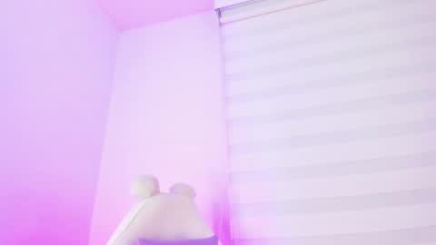 Snapshot of rosse_amyy chatting on 13, 2, 2025 online show from 13, 2, 2025