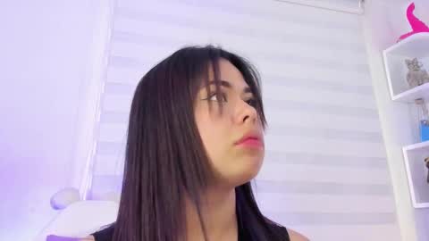 Snapshot of rosse_amyy chatting on 27, 2, 2025 online show from 27, 2, 2025