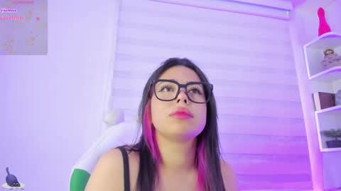 Snapshot of rosse_amyy chatting on 9, 9, 2025 online show from 9, 9, 2025