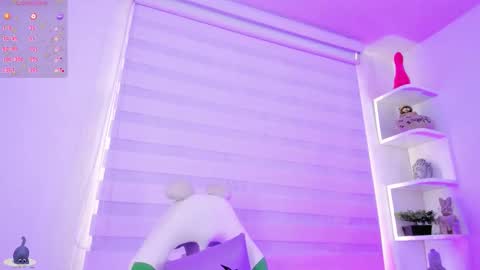 Snapshot of rosse_amyy chatting on 14, 9, 2025 online show from 14, 9, 2025