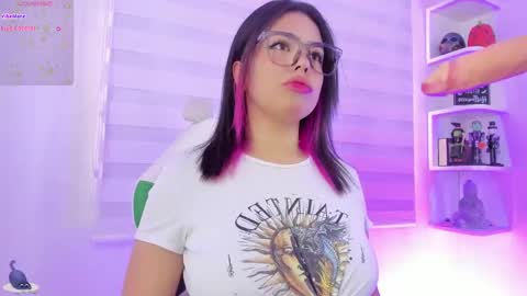 Snapshot of rosse_amyy chatting on 23, 9, 2025 online show from 23, 9, 2025