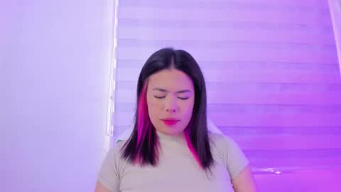 Snapshot of rosse_amyy chatting on 13, 10, 2025 online show from 13, 10, 2025