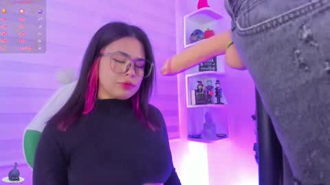 Snapshot of rosse_amyy chatting on 16, 10, 2025 online show from 16, 10, 2025