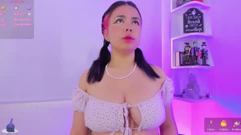 Snapshot of rosse_amyy chatting on 28, 10, 2025 online show from 28, 10, 2025