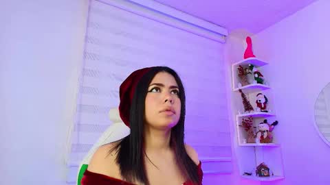 Snapshot of rosse_amyy chatting on 1, 12, 2025 online show from 1, 12, 2025