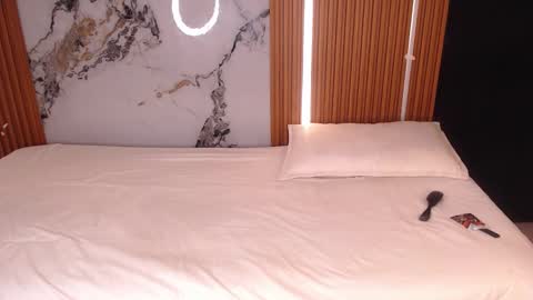 Rossi Hill online show from 14, 12, 2025