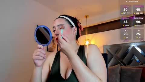 Snapshot of rossi_ss1 chatting on 8, 10, 2025 Ross online show from 8, 10, 2025