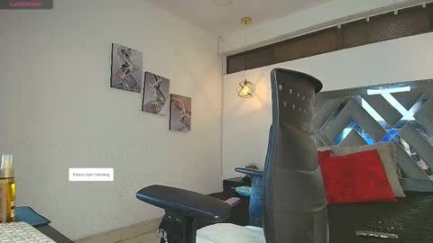 Snapshot of rossi_ss1 chatting on 25, 11, 2025 Ross online show from 25, 11, 2025