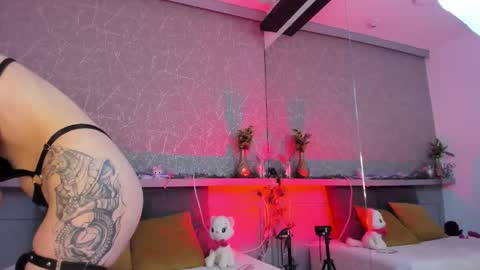 Snapshot of rossiie_hunt_ chatting on 6, 3, 2026 rossiie_hunt_ online show from 6, 3, 2026