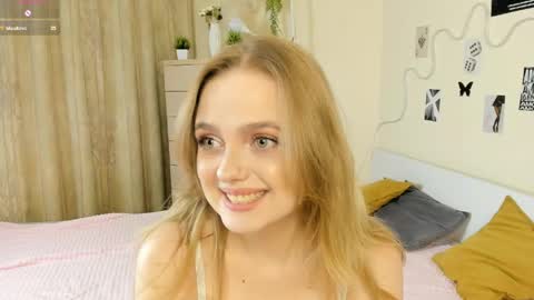 Snapshot of rosy_sigh chatting on 30, 4, 2026 Im Luna online show from 30, 4, 2026