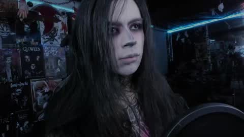 Snapshot of rotten_dreams chatting on 10, 9, 2025 rot online show from 10, 9, 2025