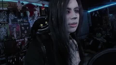 Snapshot of rotten_dreams chatting on 7, 10, 2025 rot online show from 7, 10, 2025