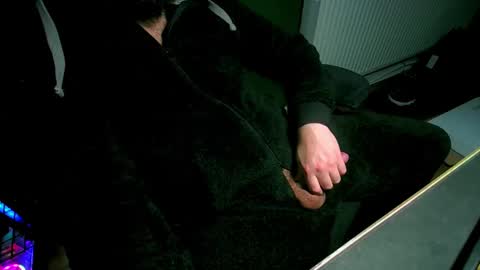 Snapshot of roughwonder chatting on 21, 2, 2025 Luke online show from 21, 2, 2025