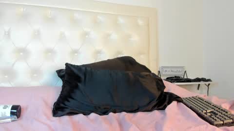 Snapshot of rouse_sexy_hotxx77 chatting on 9, 4, 2026 rouse_sexy_hotxx77 online show from 9, 4, 2026
