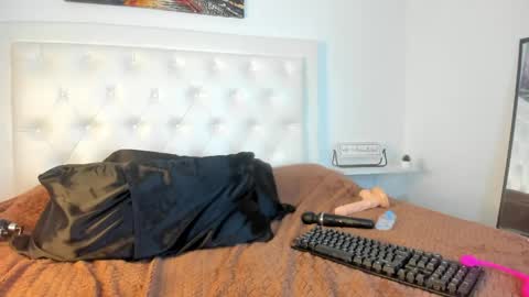 Snapshot of rouse_sexy_hotxx77 chatting on 24, 4, 2026 rouse_sexy_hotxx77 online show from 24, 4, 2026