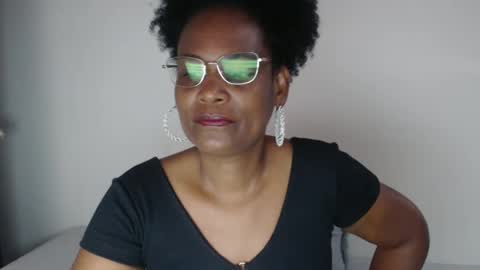 Snapshot of roushlove chatting on 20, 1, 2025 luxa online show from 20, 1, 2025