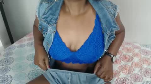 Snapshot of roushlove chatting on 25, 1, 2025 luxa online show from 25, 1, 2025