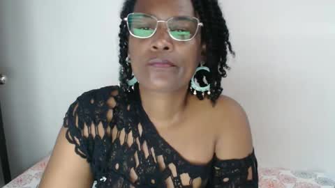 Snapshot of roushlove chatting on 26, 1, 2025 luxa online show from 26, 1, 2025