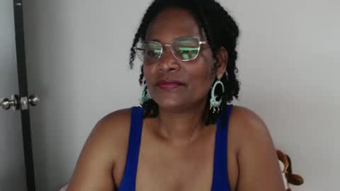 Snapshot of roushlove chatting on 30, 1, 2025 luxa online show from 30, 1, 2025