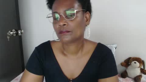 Snapshot of roushlove chatting on 4, 2, 2025 luxa online show from 4, 2, 2025