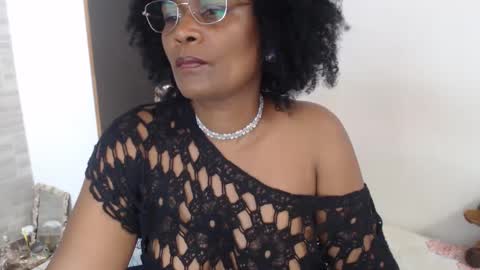 Snapshot of roushlove chatting on 5, 2, 2025 luxa online show from 5, 2, 2025