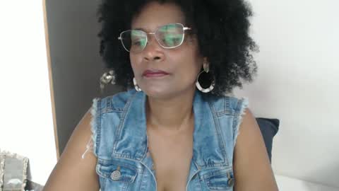 Snapshot of roushlove chatting on 8, 2, 2025 luxa online show from 8, 2, 2025