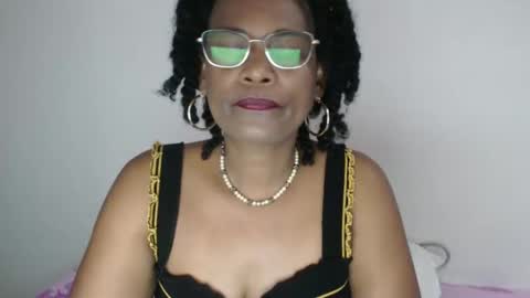 Snapshot of roushlove chatting on 10, 3, 2025 luxa online show from 10, 3, 2025