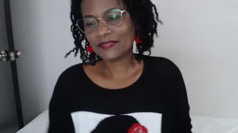 Snapshot of roushlove chatting on 12, 3, 2025 luxa online show from 12, 3, 2025