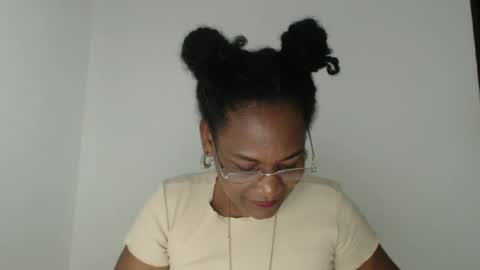 Snapshot of roushlove chatting on 13, 9, 2025 luxa online show from 13, 9, 2025