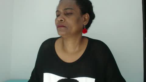 Snapshot of roushlove chatting on 1, 10, 2025 luxa online show from 1, 10, 2025