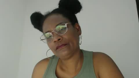 Snapshot of roushlove chatting on 31, 10, 2025 luxa online show from 31, 10, 2025