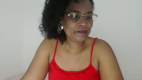 Snapshot of roushlove chatting on 9, 11, 2025 luxa online show from 9, 11, 2025