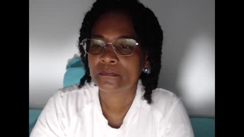 Snapshot of roushlove chatting on 26, 11, 2025 luxa online show from 26, 11, 2025