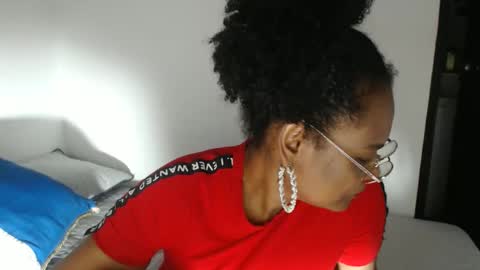 Snapshot of roushlove chatting on 2, 12, 2025 luxa online show from 2, 12, 2025