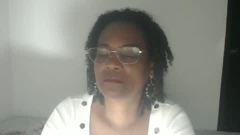 Snapshot of roushlove chatting on 18, 12, 2025 luxa online show from 18, 12, 2025