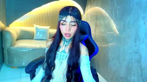 Snapshot of roux_r chatting on 26, 11, 2025 Roux online show from 26, 11, 2025