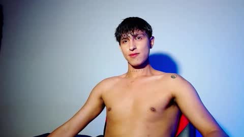 Snapshot of rowanboy23 chatting on 8, 11, 2025 rowanboy23 online show from 8, 11, 2025