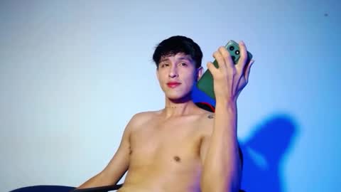 Snapshot of rowanboy23 chatting on 9, 11, 2025 rowanboy23 online show from 9, 11, 2025