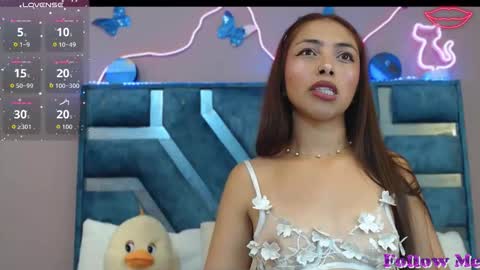 Snapshot of roxan_fox_ chatting on 7, 3, 2026 Roxane online show from 7, 3, 2026