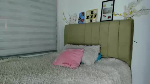 Snapshot of roxan_ne chatting on 22, 1, 2025 Roxx online show from 22, 1, 2025