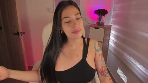 Snapshot of roxana_04_ chatting on 19, 6, 2026 Rox online show from 19, 6, 2026
