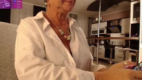 Snapshot of roxana_brooks chatting on 4, 12, 2024 Roxana online show from 4, 12, 2024