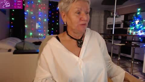 Snapshot of roxana_brooks chatting on 1, 1, 2025 Roxana online show from 1, 1, 2025