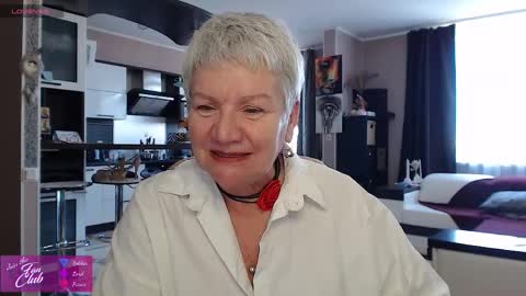 Snapshot of roxana_brooks chatting on 1, 4, 2026 Roxana online show from 1, 4, 2026