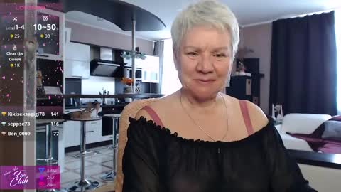 Snapshot of roxana_brooks chatting on 6, 4, 2026 Roxana online show from 6, 4, 2026