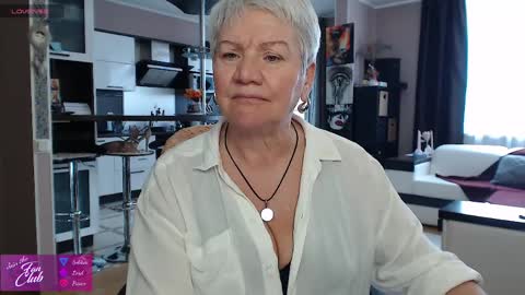 Snapshot of roxana_brooks chatting on 7, 4, 2026 Roxana online show from 7, 4, 2026